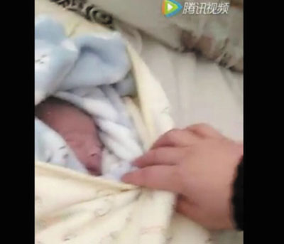 痛心，大連一女嬰剛出生兩個小時就被棄垃圾桶