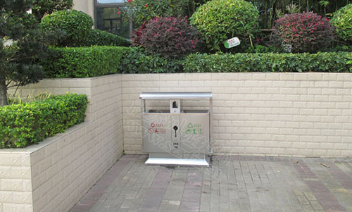 校園沒有垃圾桶，反而更整潔