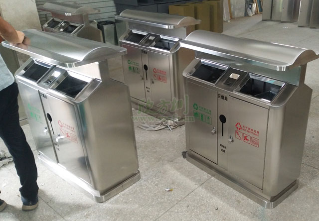 戶外不銹鋼分類(lèi)果皮箱遠(yuǎn)銷(xiāo)湖南株洲廣告公司